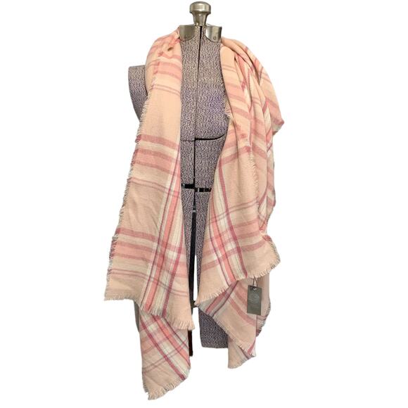 Vince Camuto Plaid Acrylic Fringe Scarf NWT One Size Blush Pink Soft Knit - Picture 1 of 6